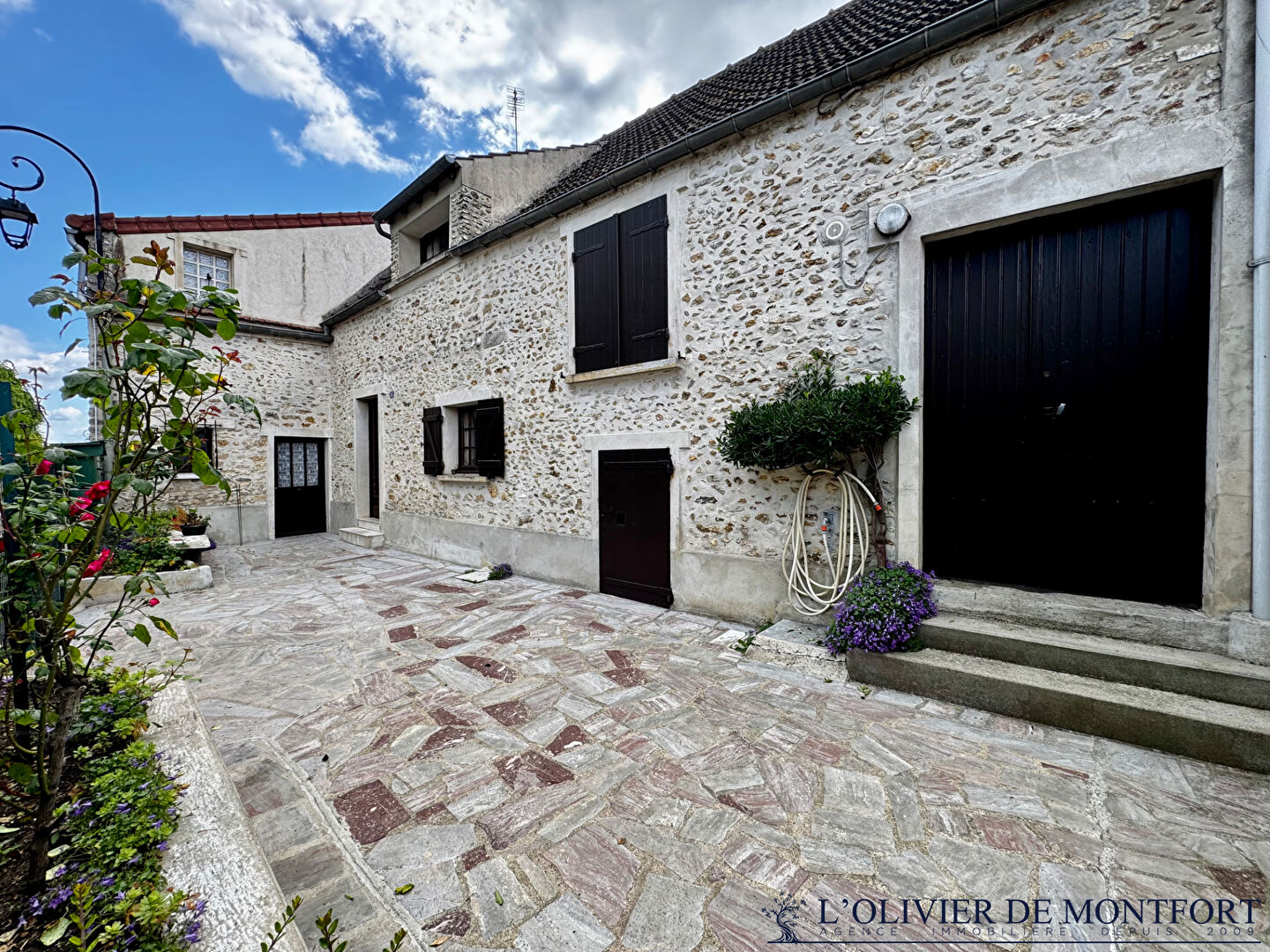 Agence immobilière de L'OLIVIER DE MONTFORT Mere - L'OLIVIER DE MONFORT