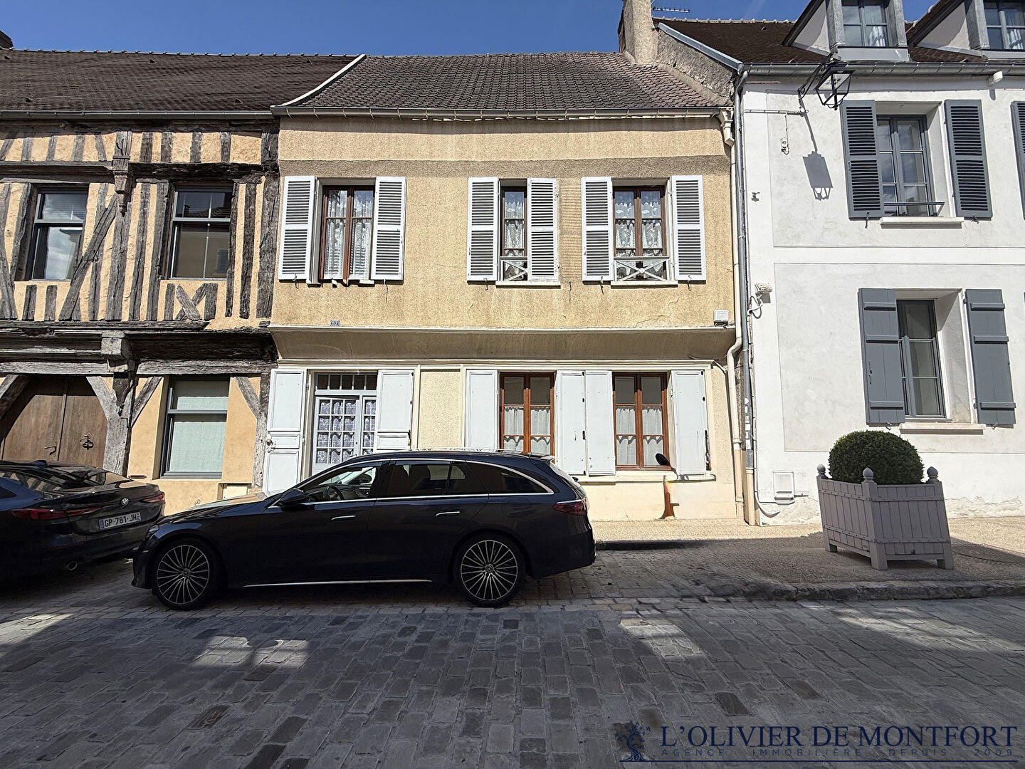 Agence immobilière de L'OLIVIER DE MONTFORT Mere - L'OLIVIER DE MONFORT
