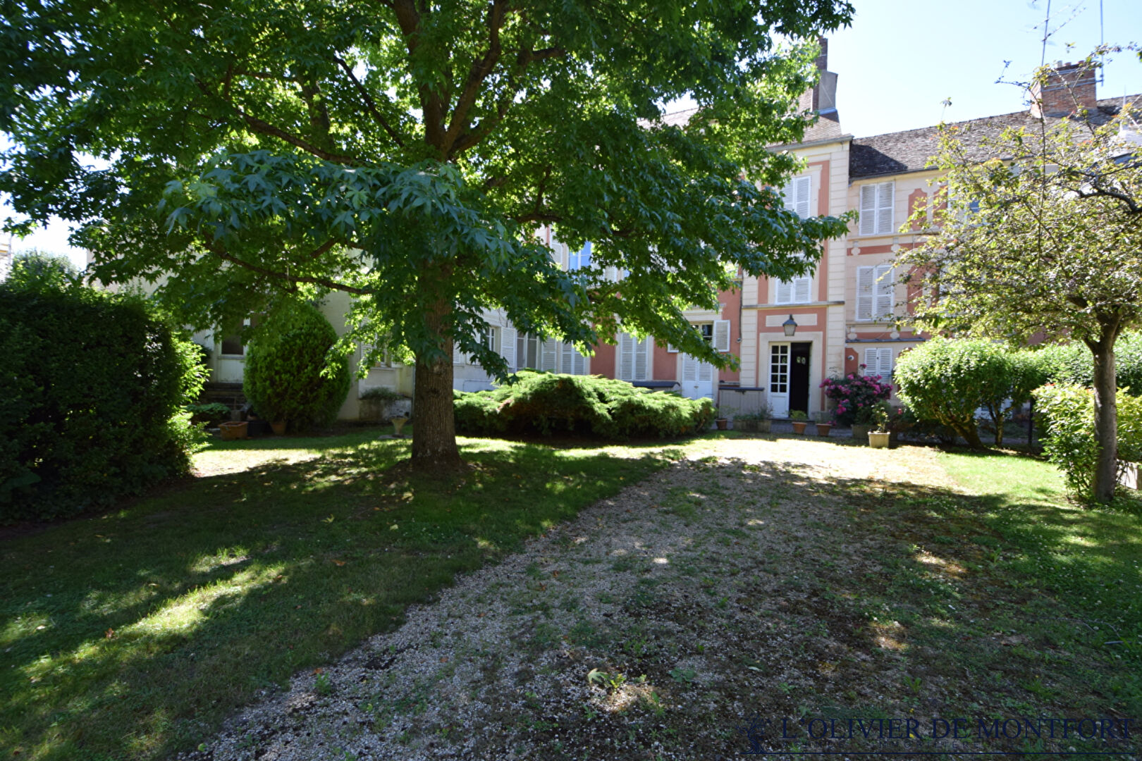 Agence immobilière de L'OLIVIER DE MONTFORT Mere - L'OLIVIER DE MONFORT