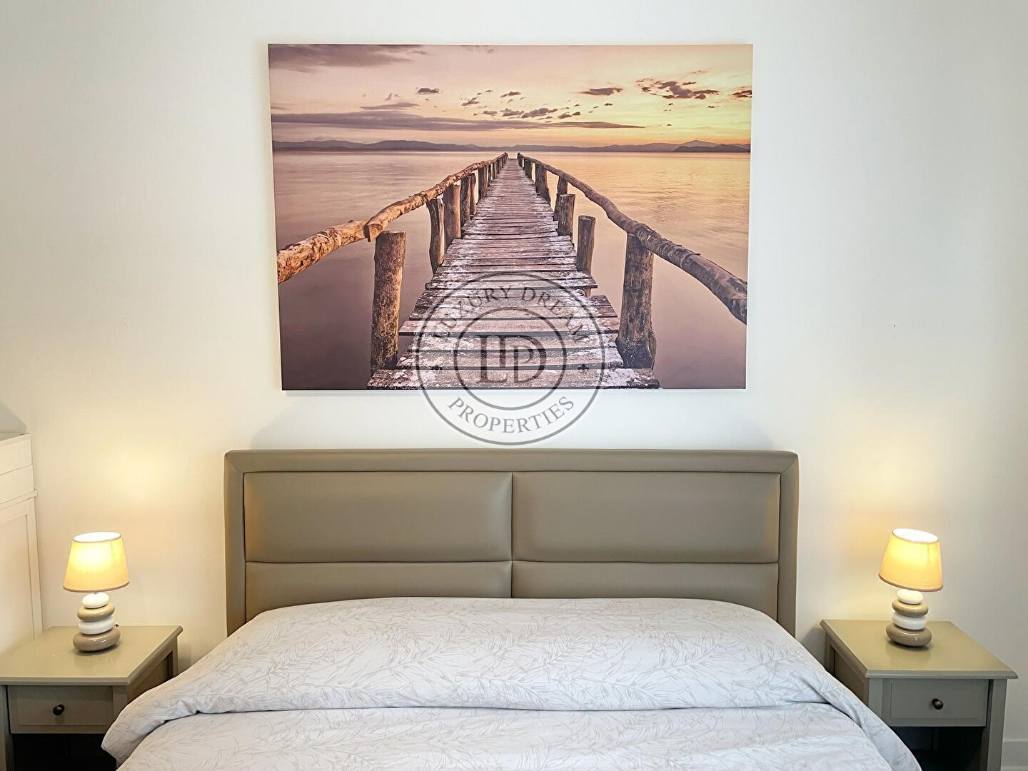 Photo À louer : appartement T3 meublé au 10ème étage à Courbevoie, limite La Défense image 1/6