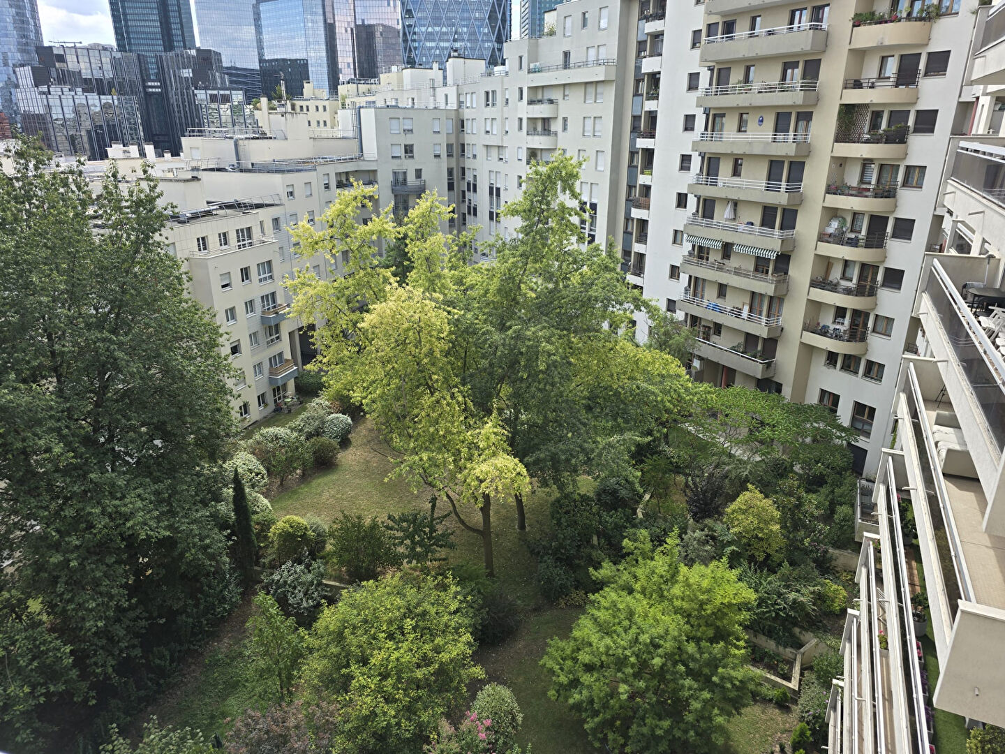 Appartement Courbevoie 4 pièce(s) 84.8 m2+Balcon + parking