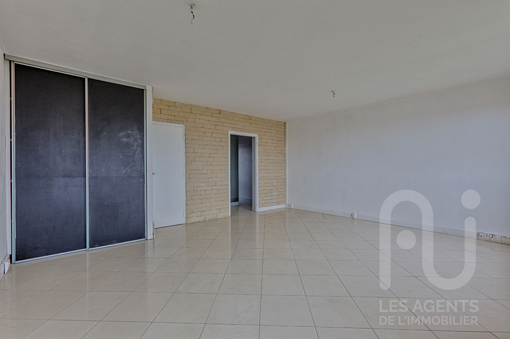 Photo DERNIER ÉTAGE - APPARTEMENT 3 PIÈCES AU CALME image 3/6