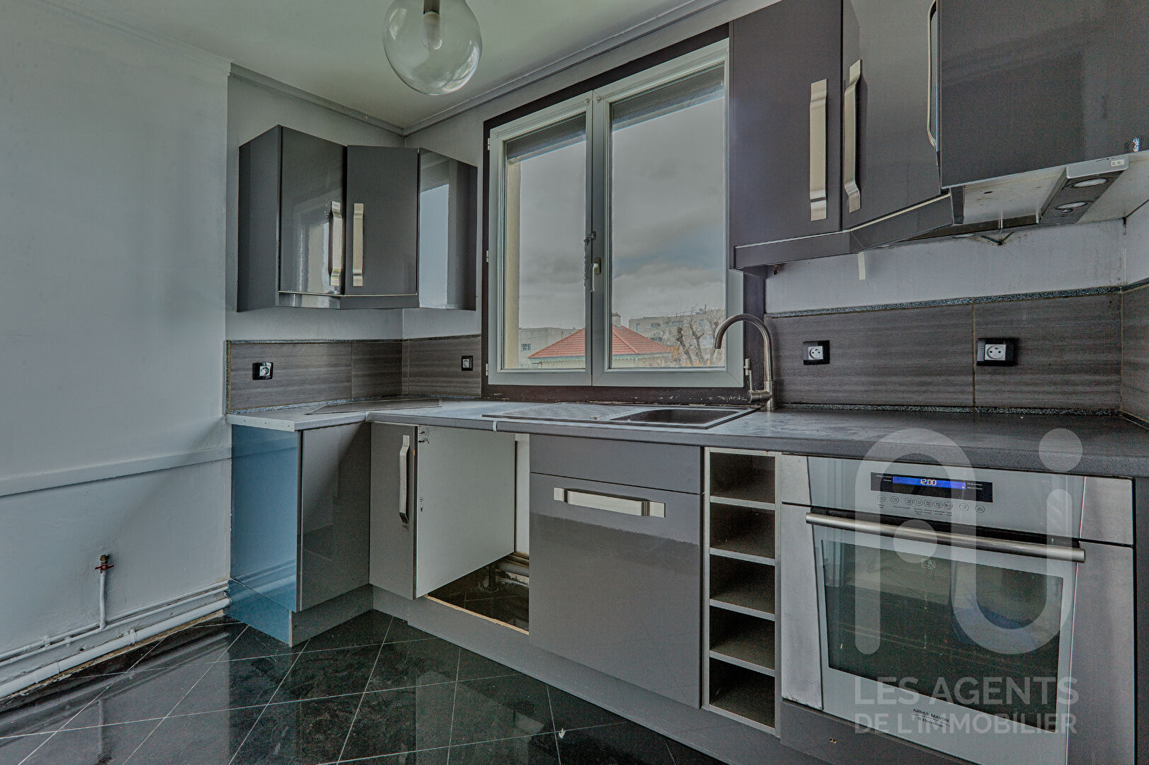 Photo DERNIER ÉTAGE - APPARTEMENT 3 PIÈCES AU CALME image 5/6