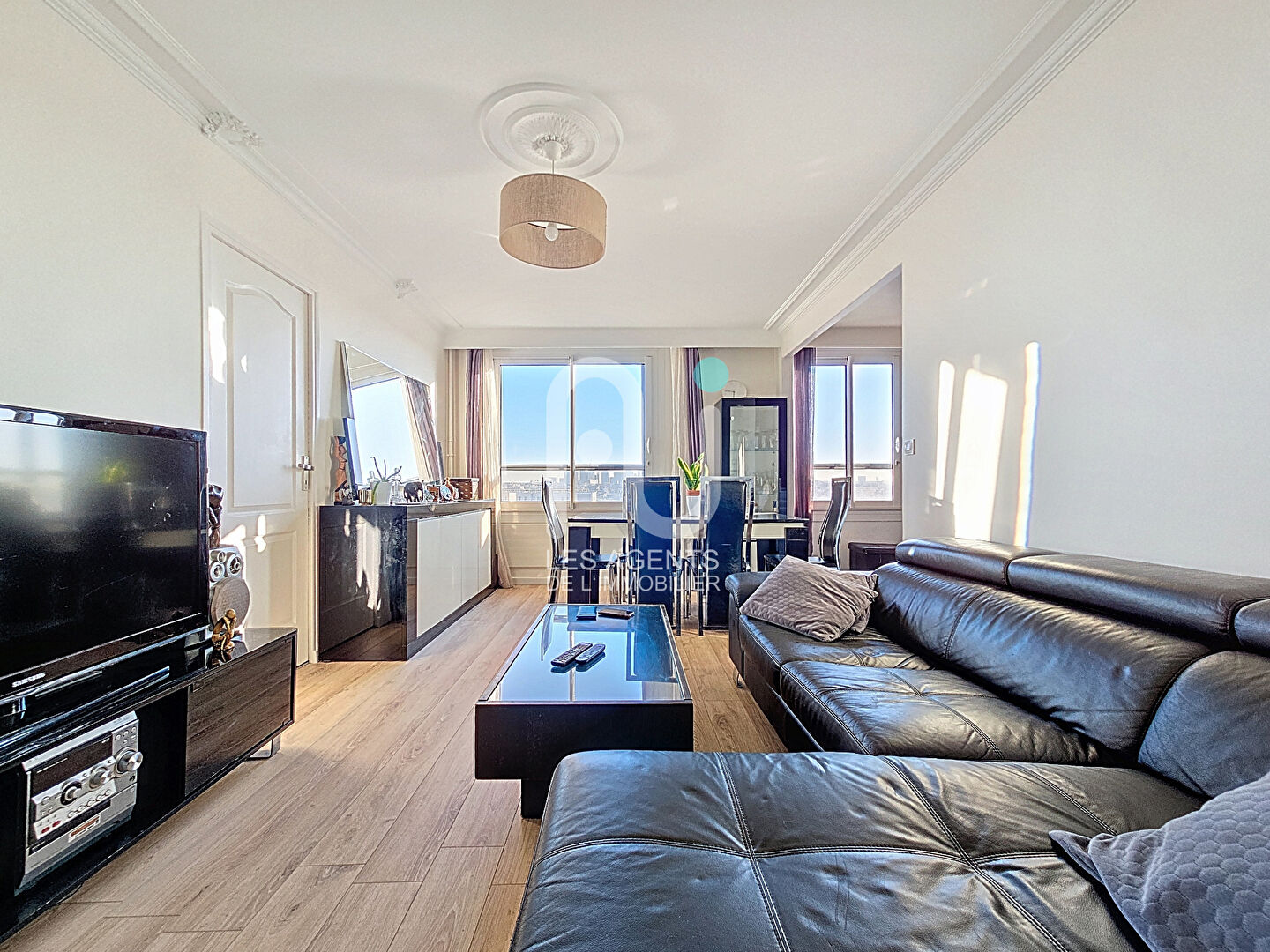 Appartement Asnières Sur Seine 4 pièces 76 m² ravalement voté et payé.