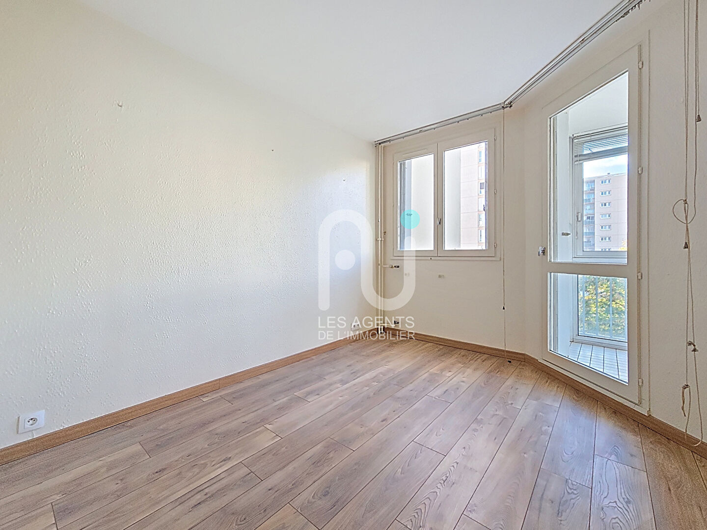 Photo Appartement Asnieres Sur Seine 3 pièces, terasse 25 m², loggia, box image 6/6