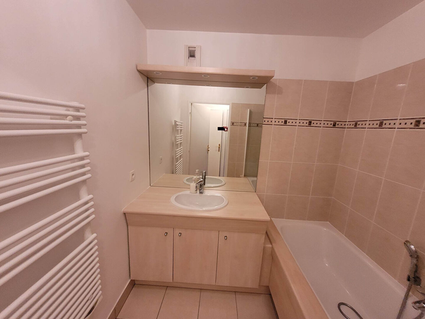 Photo APPARTEMENT MEUBLE 2 PIECES - 35M² - 1073.00 CC image 4/5