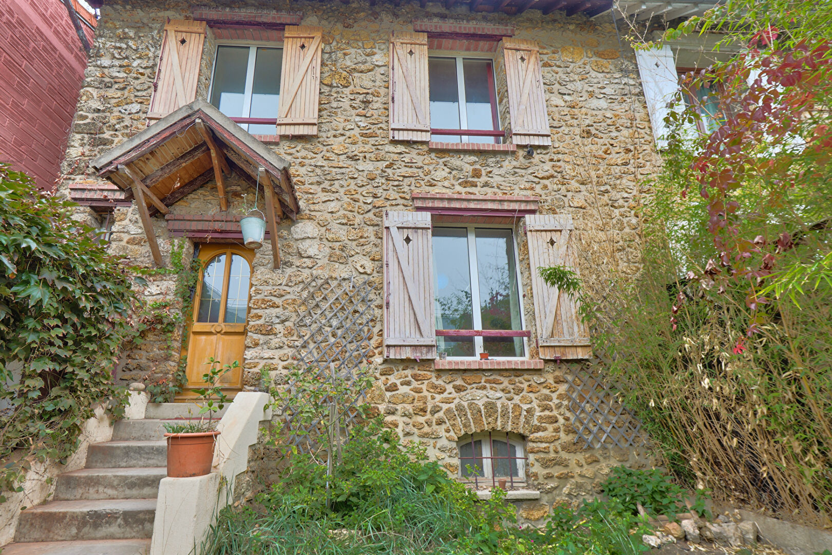 LES VALLEES - GARAGE et JARDIN