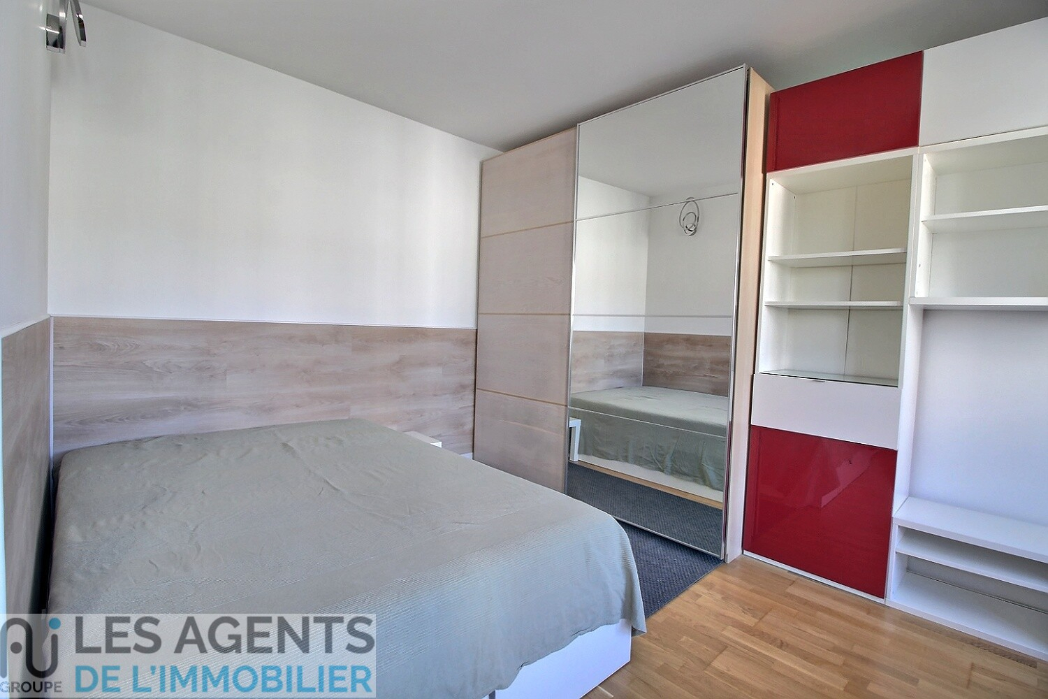 Photo STUDIO A LOUER MEUBLÉ - CENTRE VILLE DE PUTEAUX image 2/5