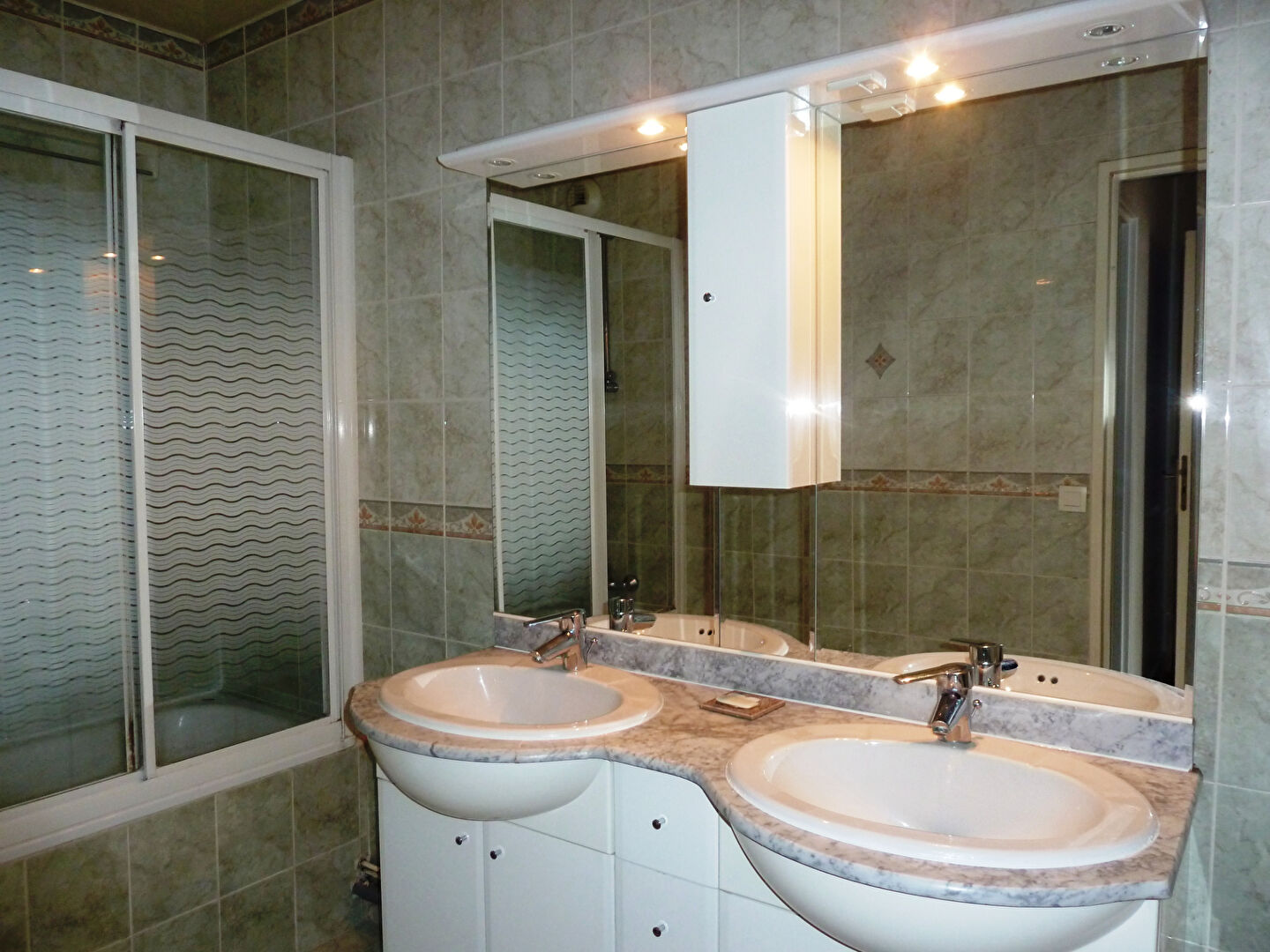 Photo Appartement Courbevoie 6 pièce(s) 128.50 m2 image 4/6