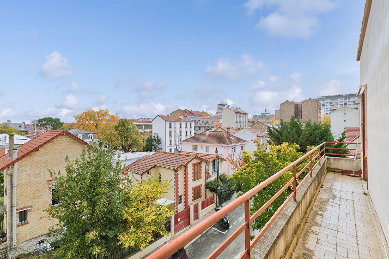 Photo LABOURET - SAINT DENIS - BALCON - GARAGE image 2/6