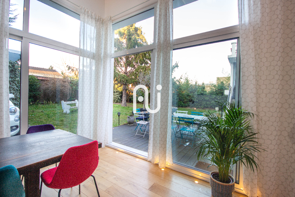 Photo Maison 5 pièces meublée + Jardin + Garage image 2/6