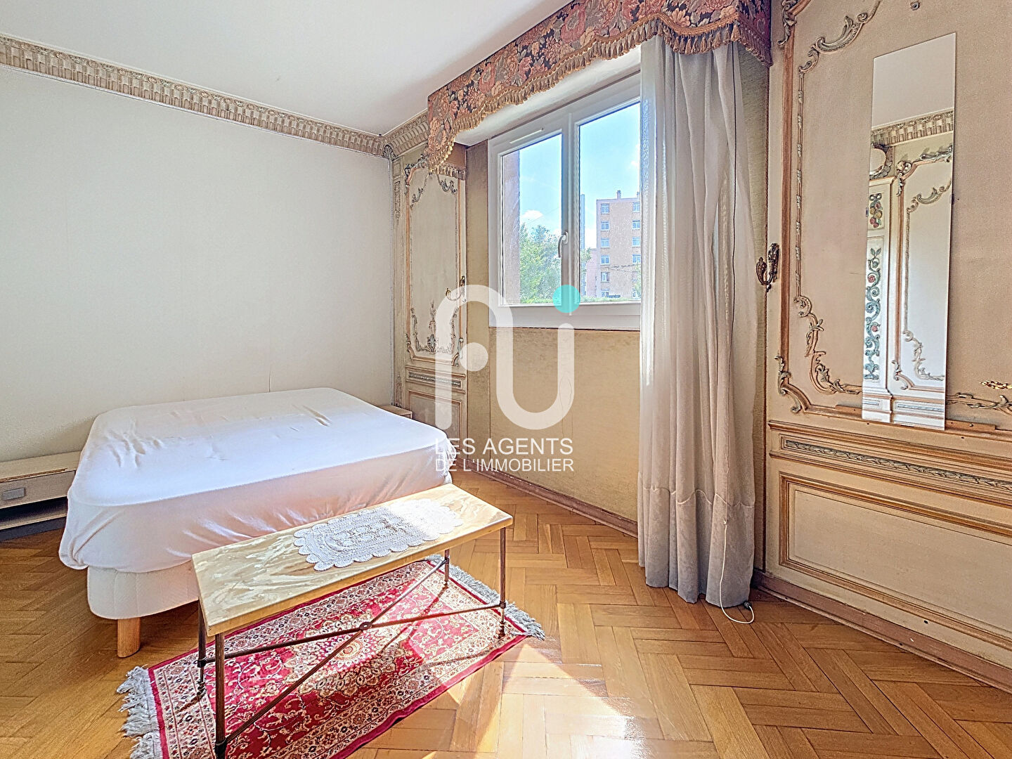 Asnières  Appartement _3 pièces lumineux  64 M²+ Une place de parking