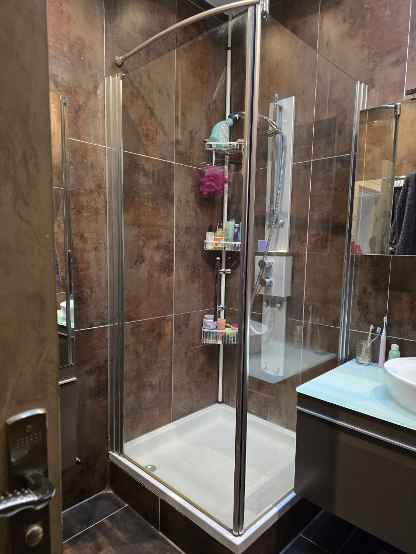 Photo Beau 2 pièces lumineux de 65 m² _ 5_ étage avec cave image 4/6