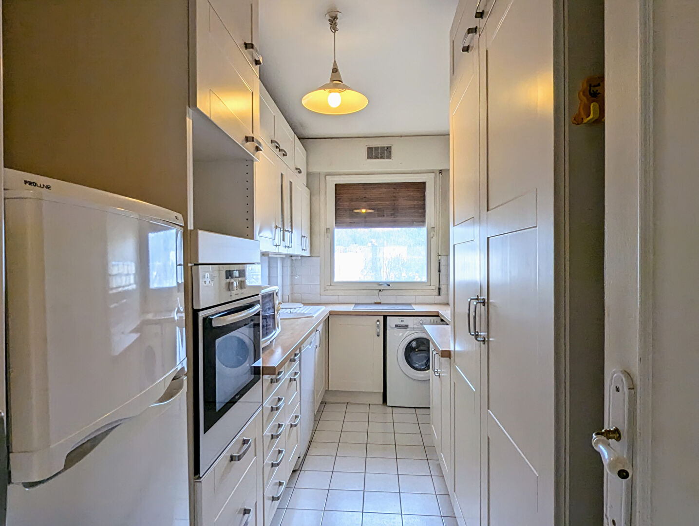 Photo Exclusivité LUXURY DREAM PROPERTIES - T4 lumineux avec 2 balcons, 2 parkings et cave image 5/6