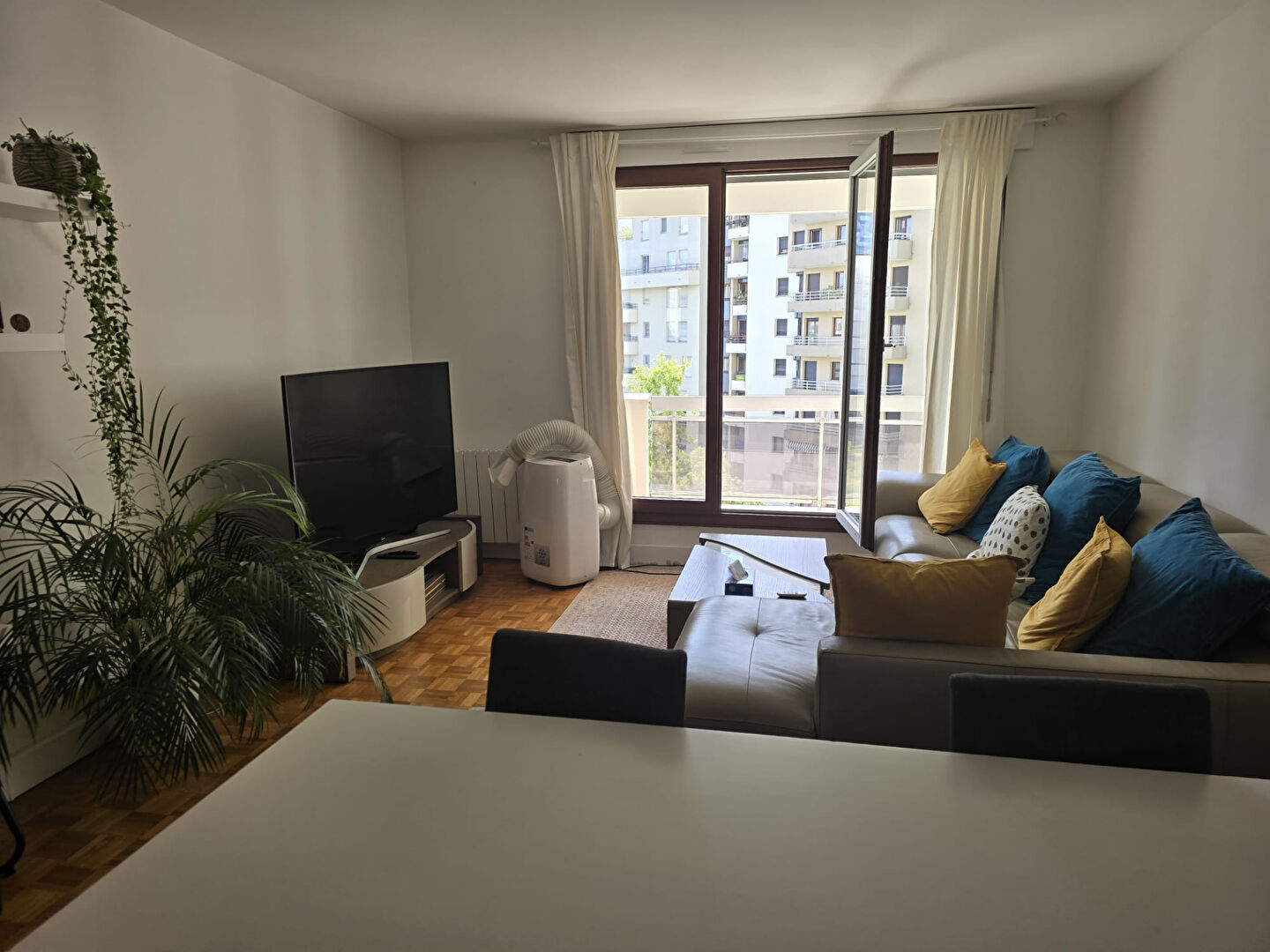 Photo Appartement Courbevoie 4 pièce(s) 84.8 m2+Balcon + parking image 4/6