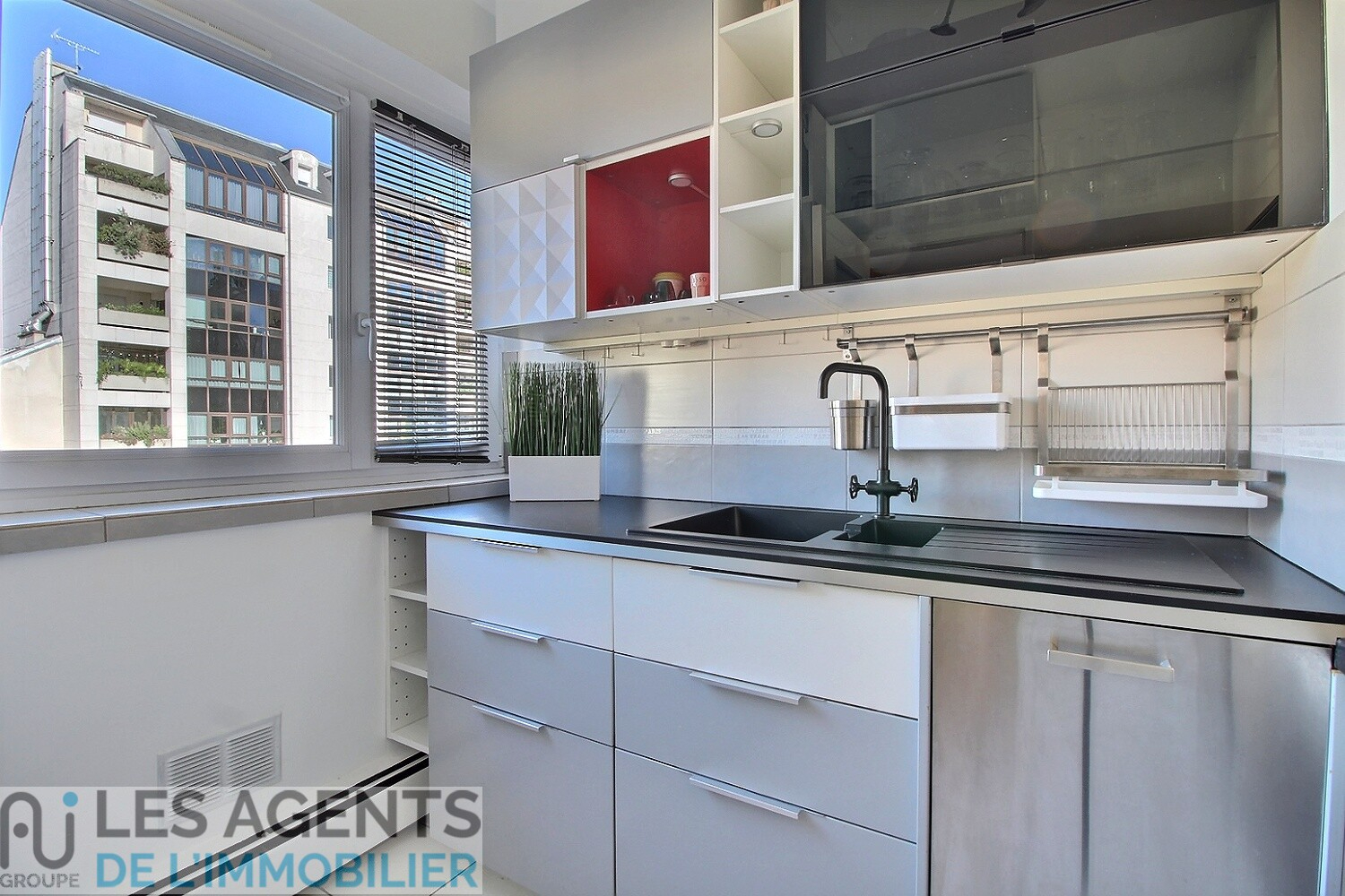 Photo STUDIO A LOUER MEUBLÉ - CENTRE VILLE DE PUTEAUX image 1/5