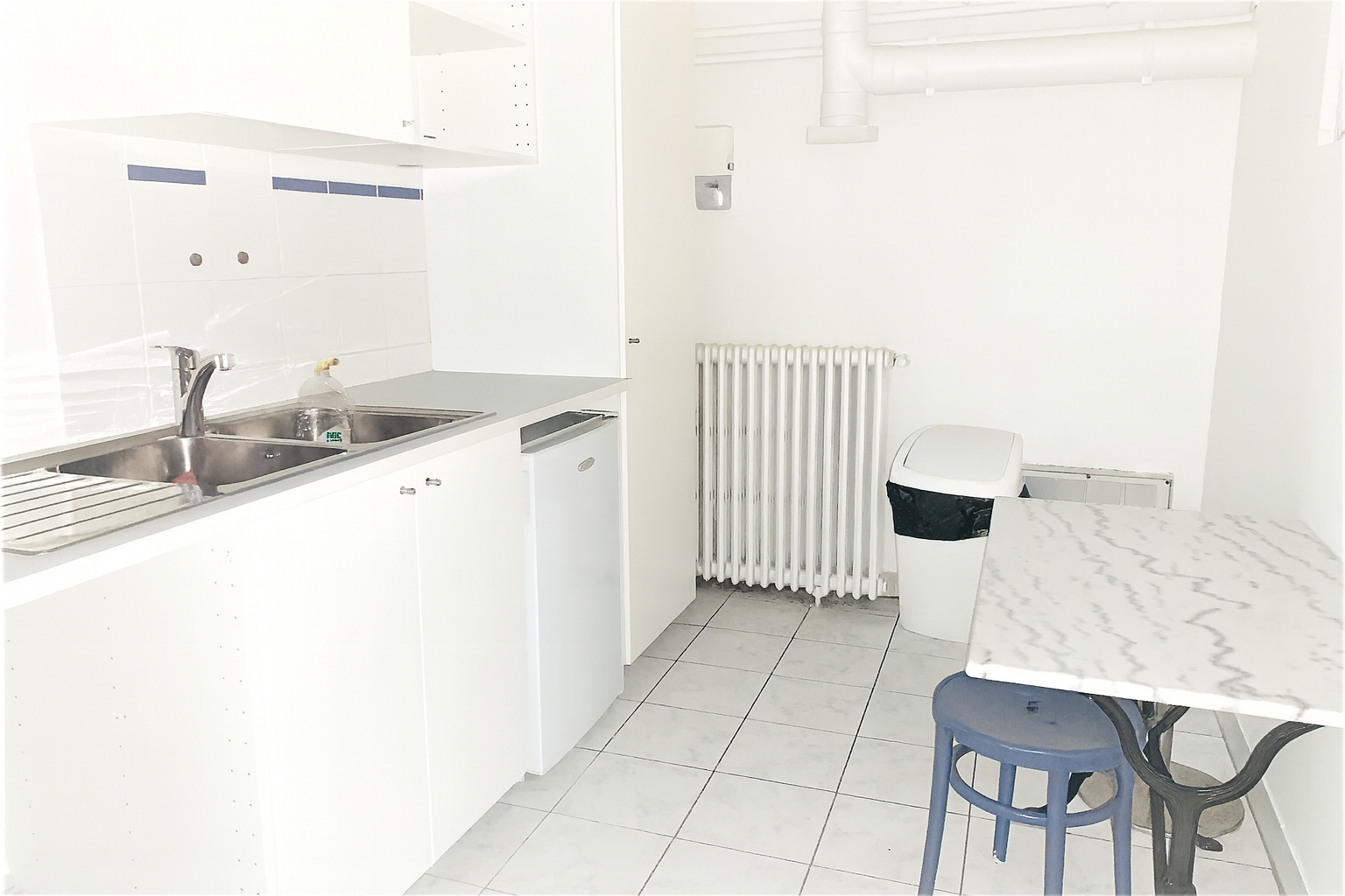 Photo Local commercial Courbevoie 83.07 m2 image 2/6