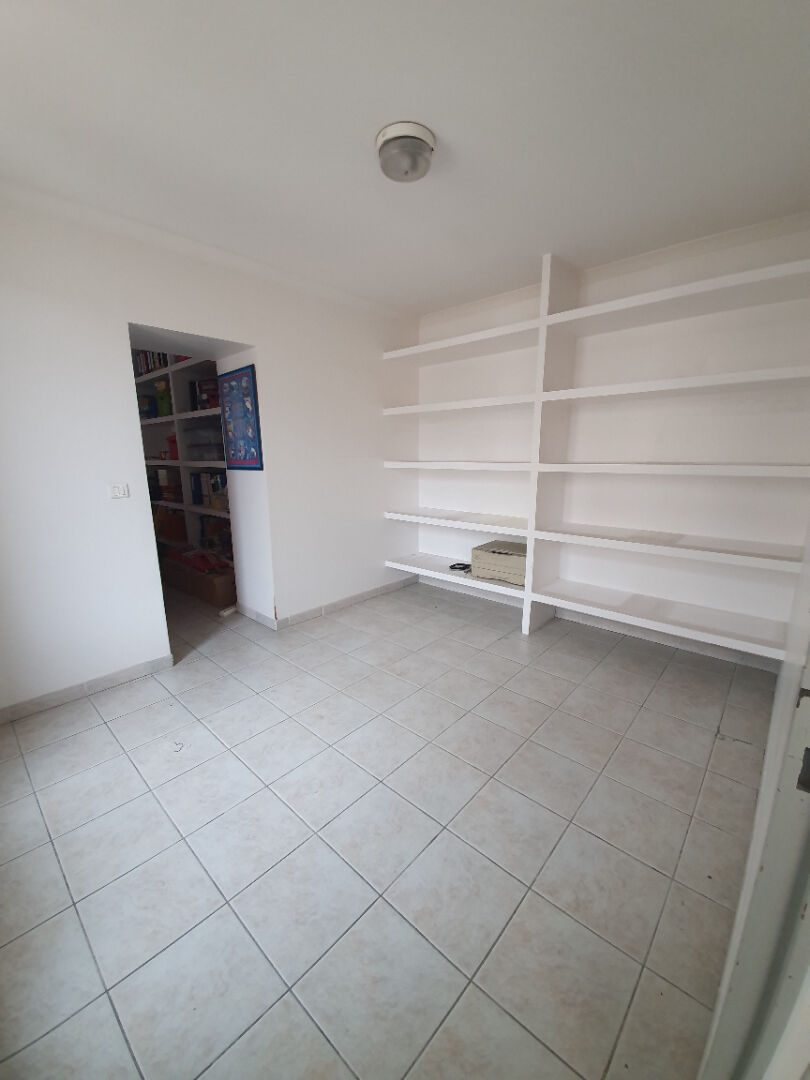 Photo Local 35 m² sur une parcelle 78 m²  - CAISSARGUES image 6/6