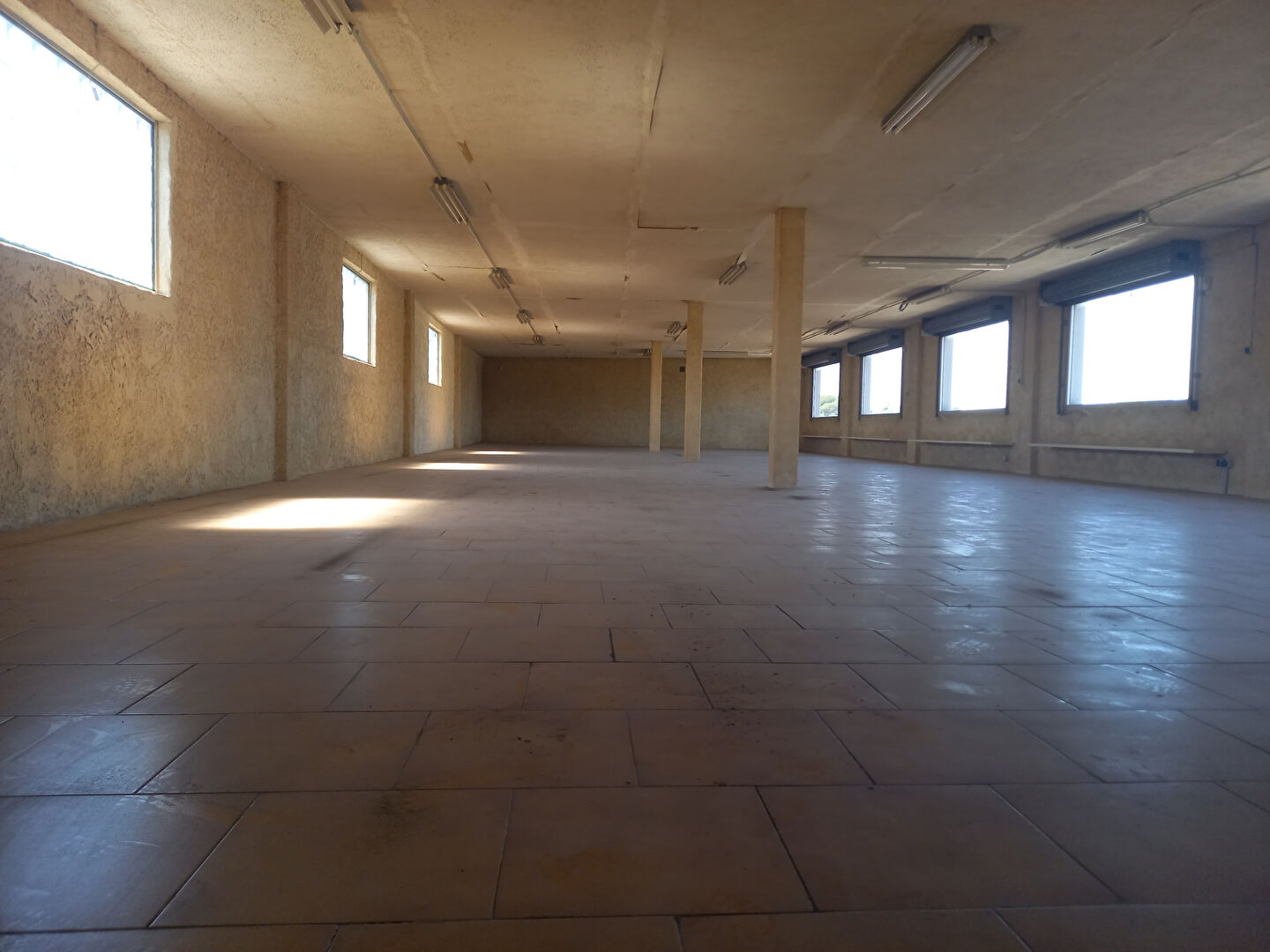 Local Commercial - Route de Montpellier