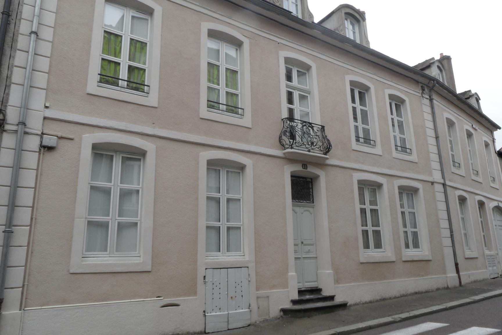 AUTUN, proximité cathédrale