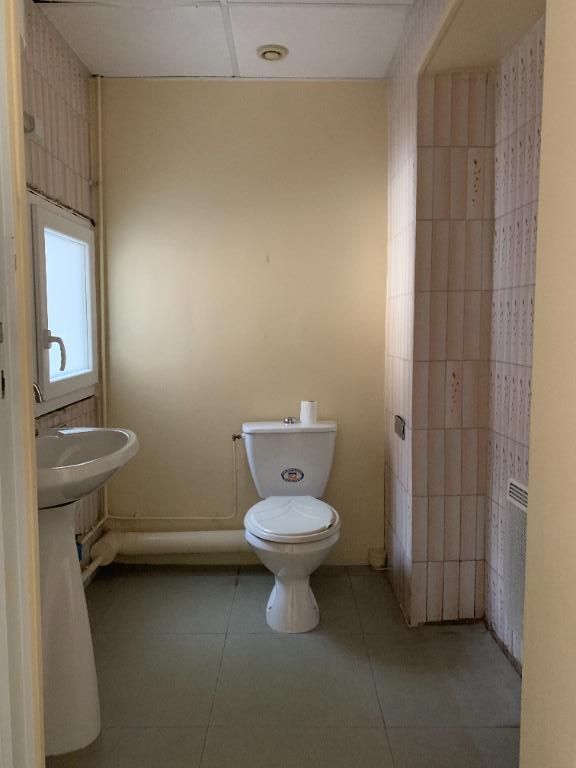 Photo local 30 rue d'autun image 3/3