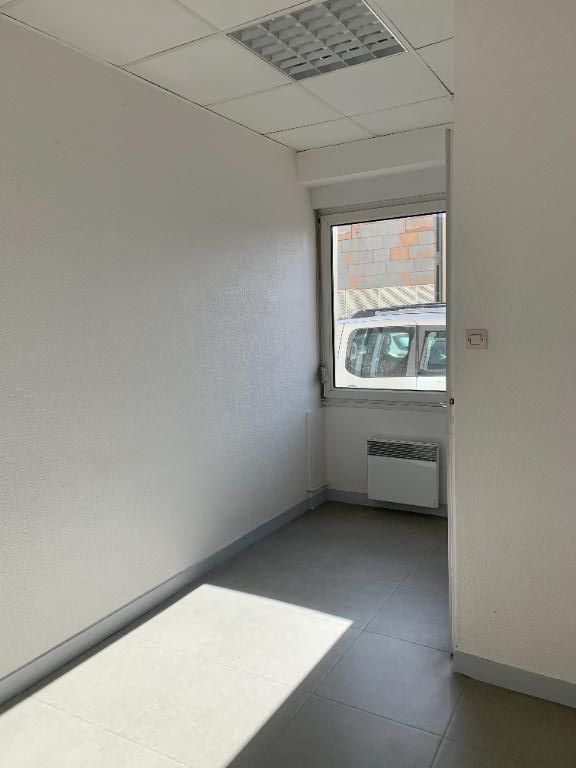 Photo local 30 rue d'autun image 3/6