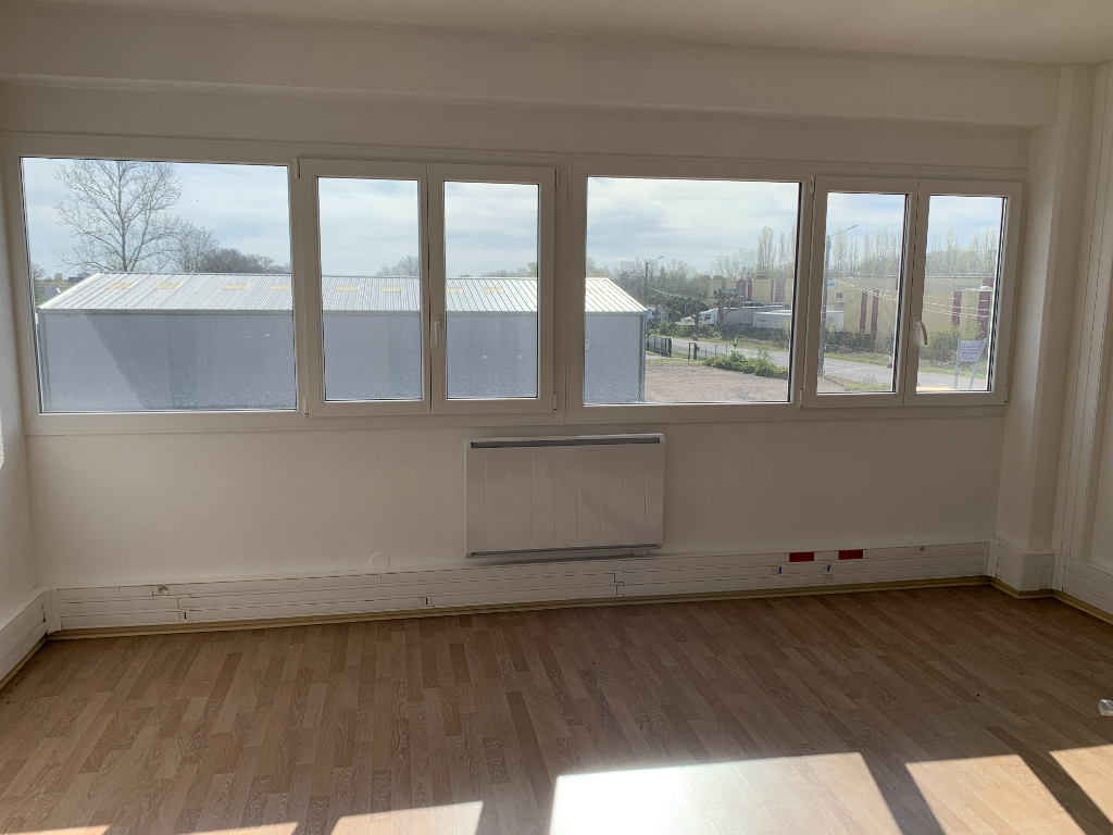 Photo Bureaux Chatenoy Le Royal image 1/6