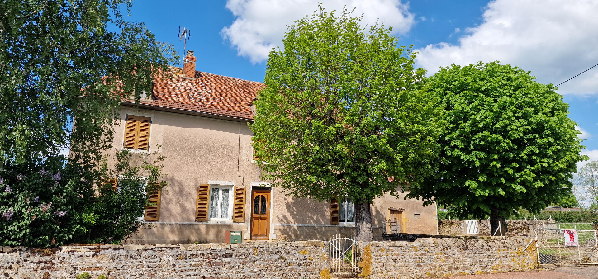 Photo VARENNE L'ARCONCE 6 pièce(s) 150 m2 image 2/6