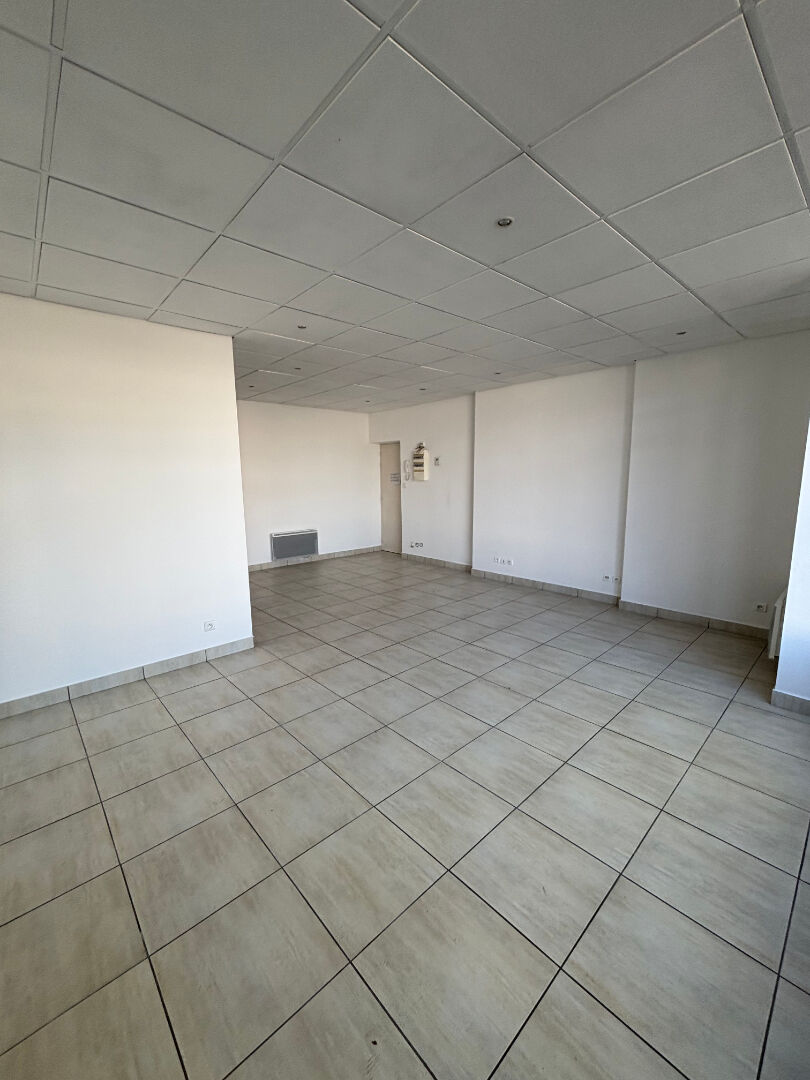 Photo LOCAL COMMERCIAL - MONTCEAU LES MINES image 2/4