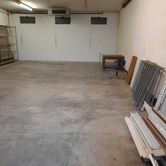 Photo Local commercial  120 m2 image 1/3