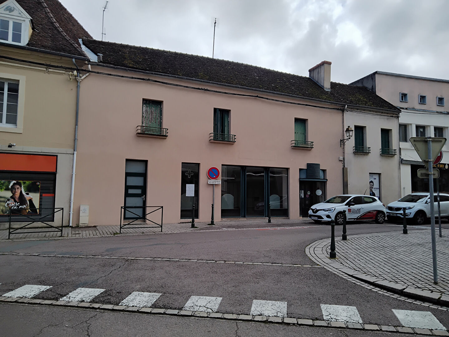 Local commercial 285 m² sur 3 niveaux en centre ville