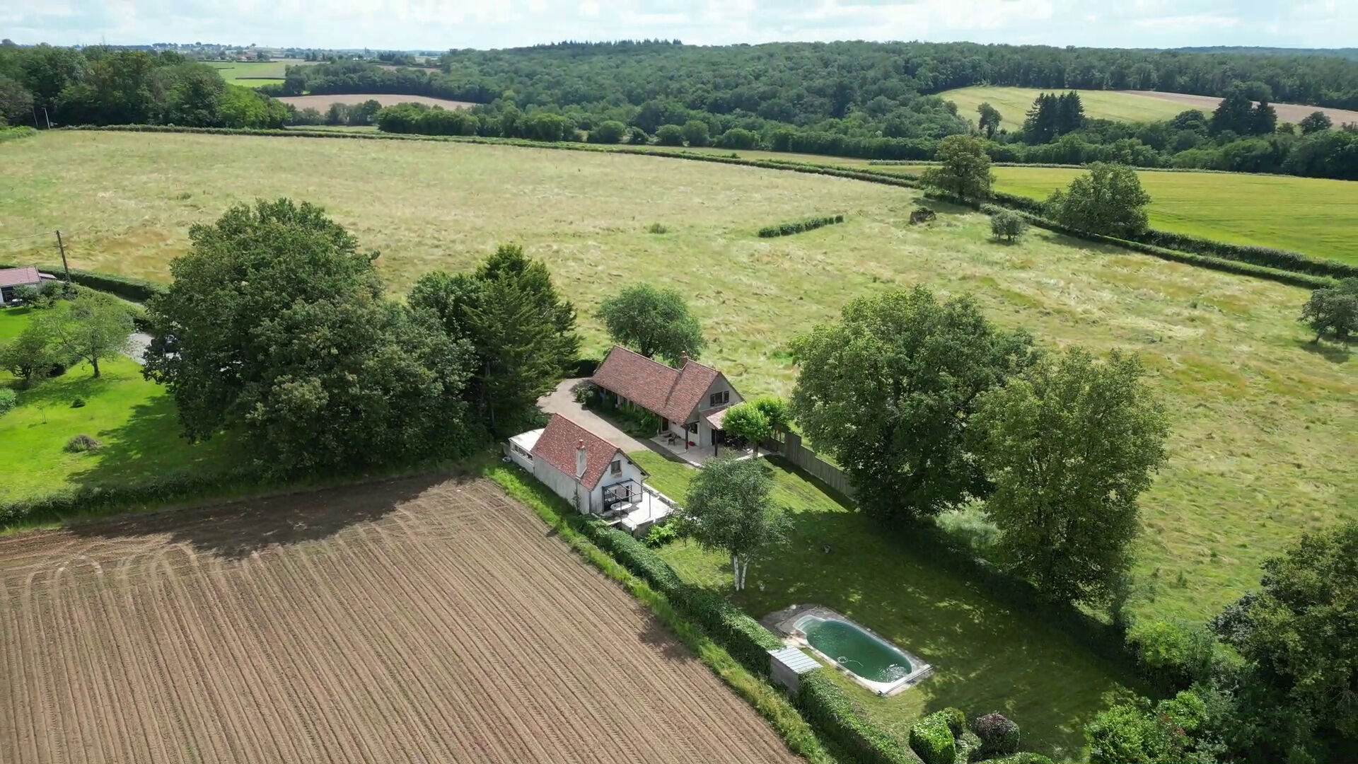 Photo Maison Perrigny Sur Loire 7 pièce(s) 150 m2 image 2/6