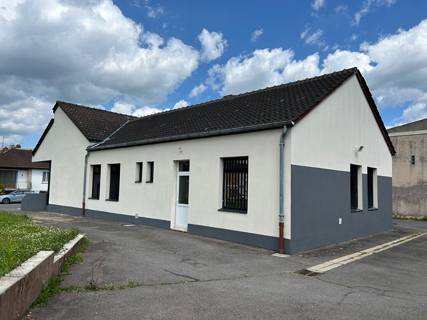 Photo Bâtiment de Bureaux entièrement rénové image 5/6