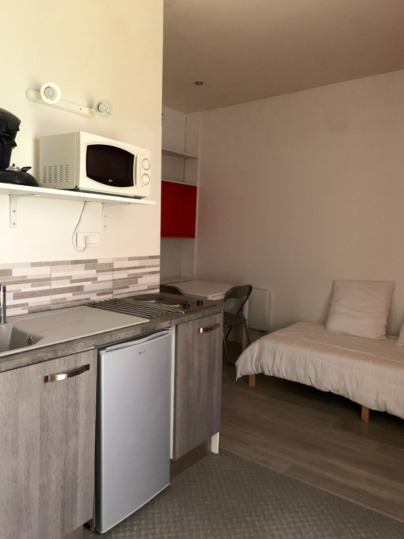 studio meublé en ville avec terrasse