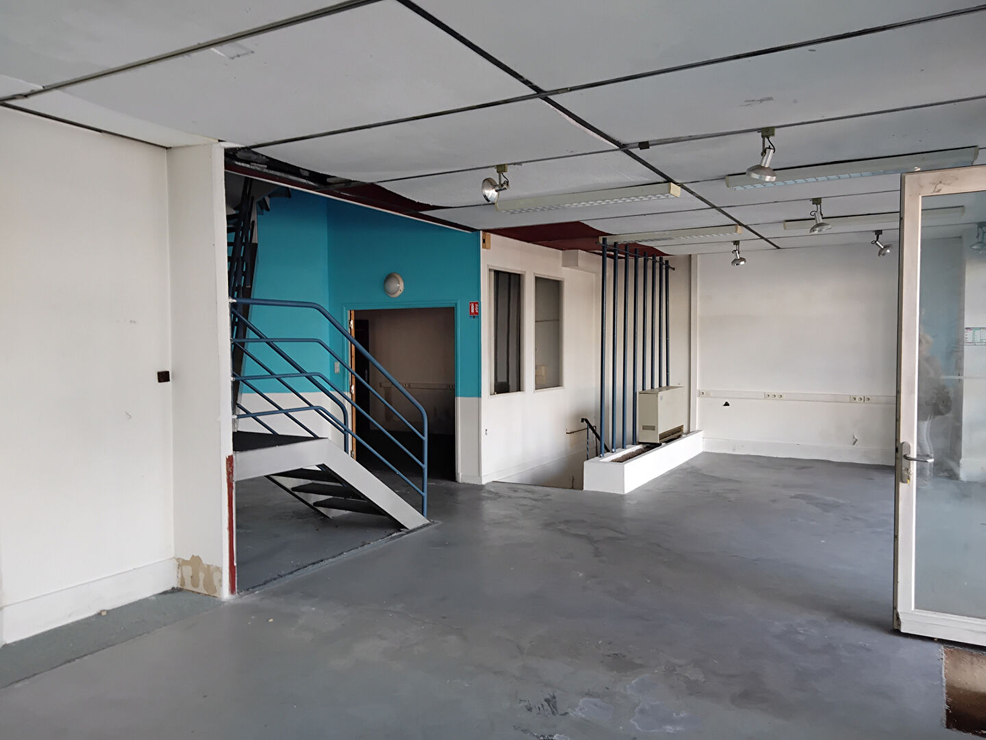 Photo Local sur 2 niveaux 130 m² image 5/6