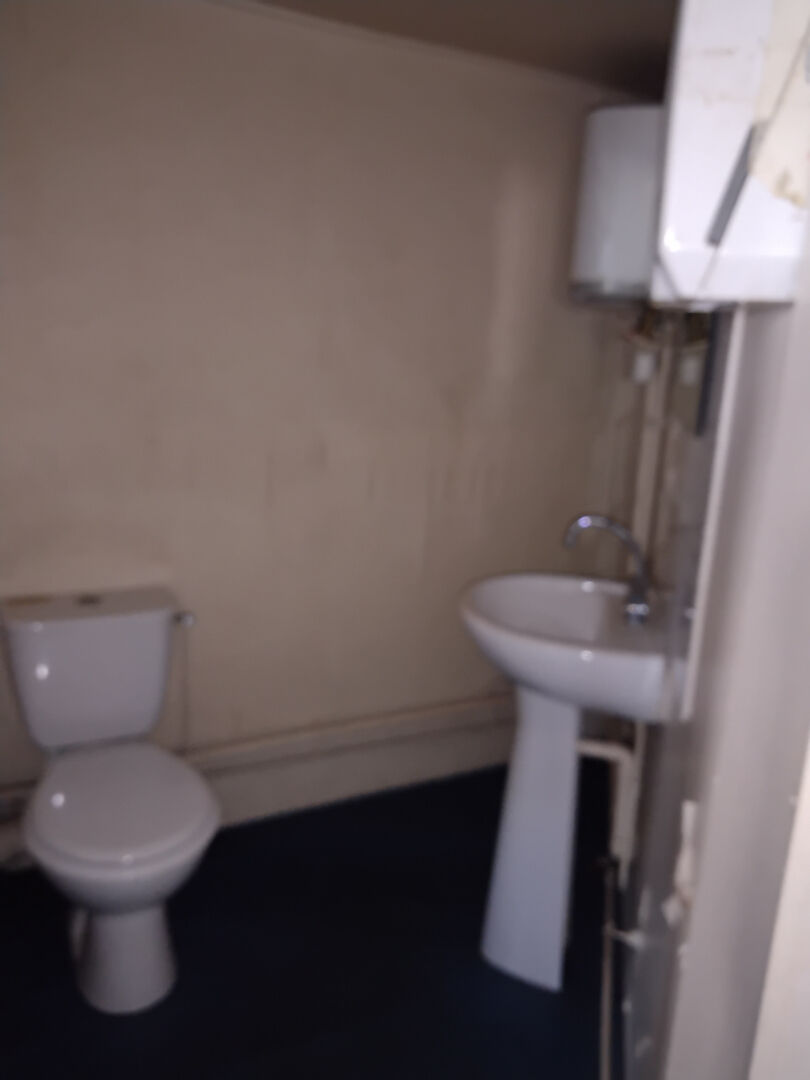 Photo Local avec vitrines image 6/6