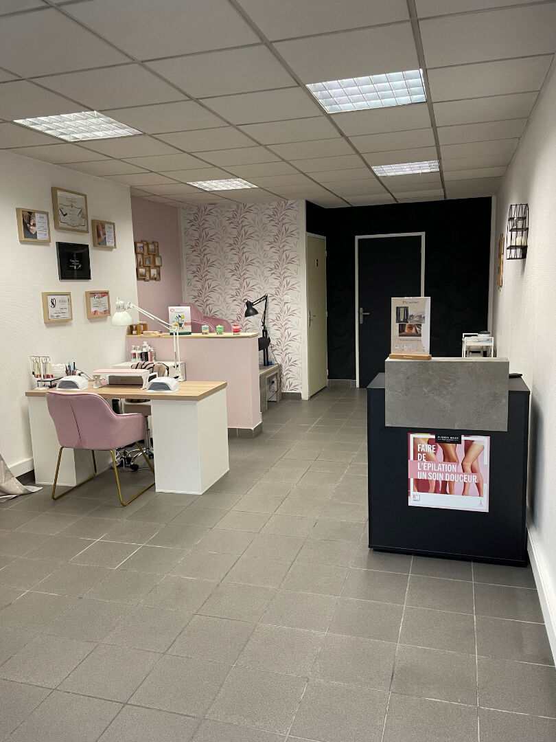 Local commercial parfait état