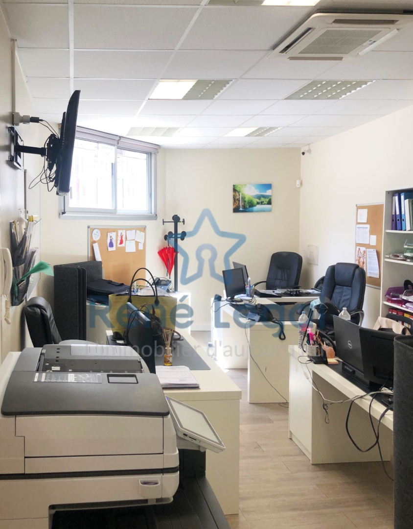 Photo BUREAUX / LOCAL PROFESSIONNEL / APPARTEMENT - 74m2 - Quartier Croulebarbe image 2/5