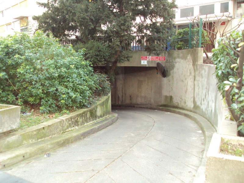 Photo Place voiture en sous-sol sécurisé image 2/2