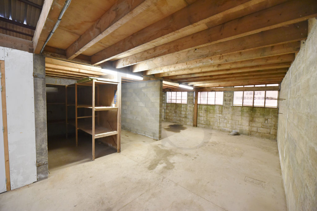 Photo Entrepôt / local industriel La Selle La Forge image 5/6