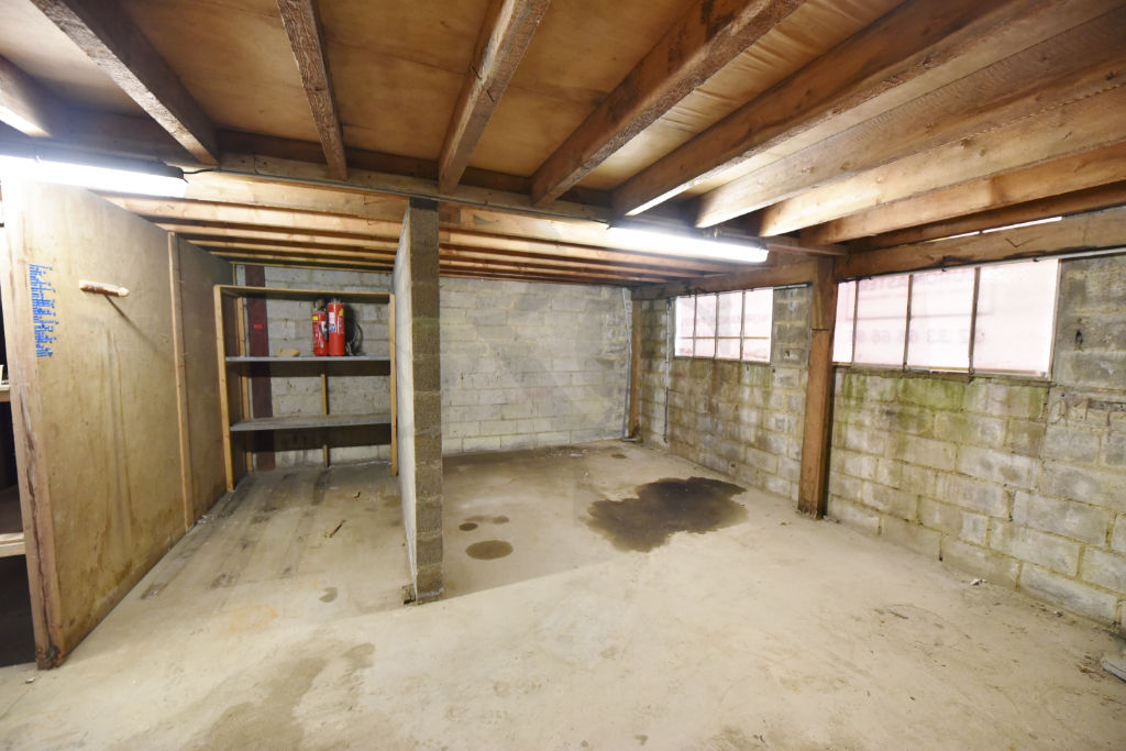 Photo Entrepôt / local industriel La Selle La Forge image 6/6