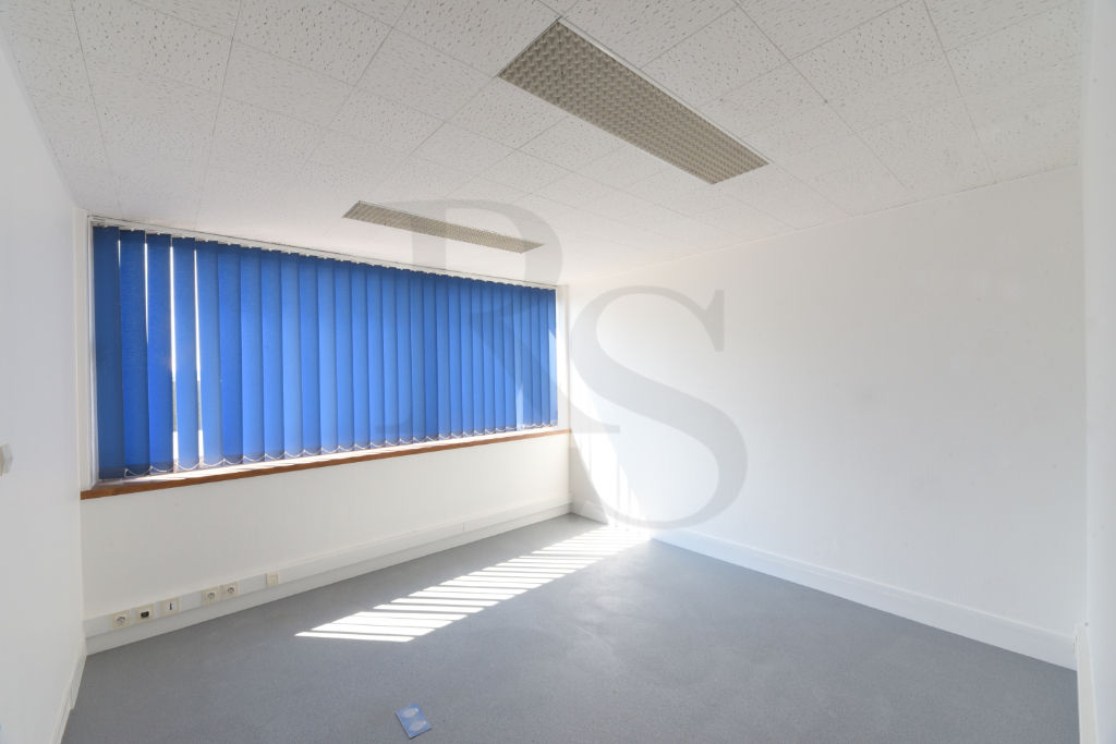 Photo LA SELLE LA FORGE - Bureaux image 4/6