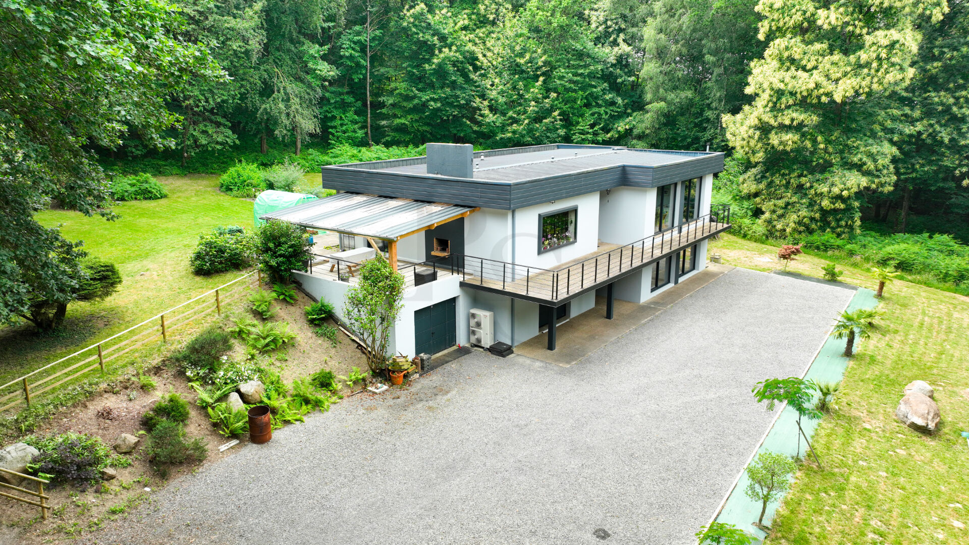 VENTE d'une maison T8 (248 m²) à DOMFRONT EN POIRAIE