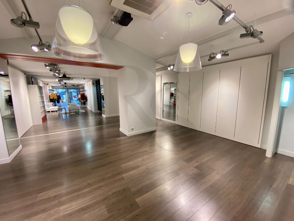 ARGENTAN - Local commercial 143m²  à vendre Centre ARGENTAN