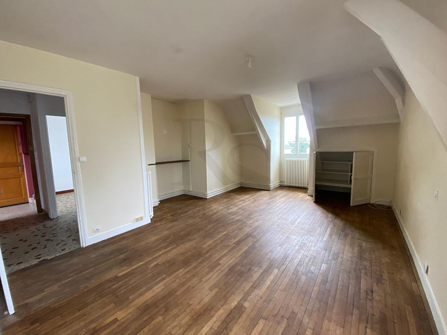 Photo HYPER CENTRE ARGENTAN - Grand appartement F1-F2 de 54 m² image 1/6