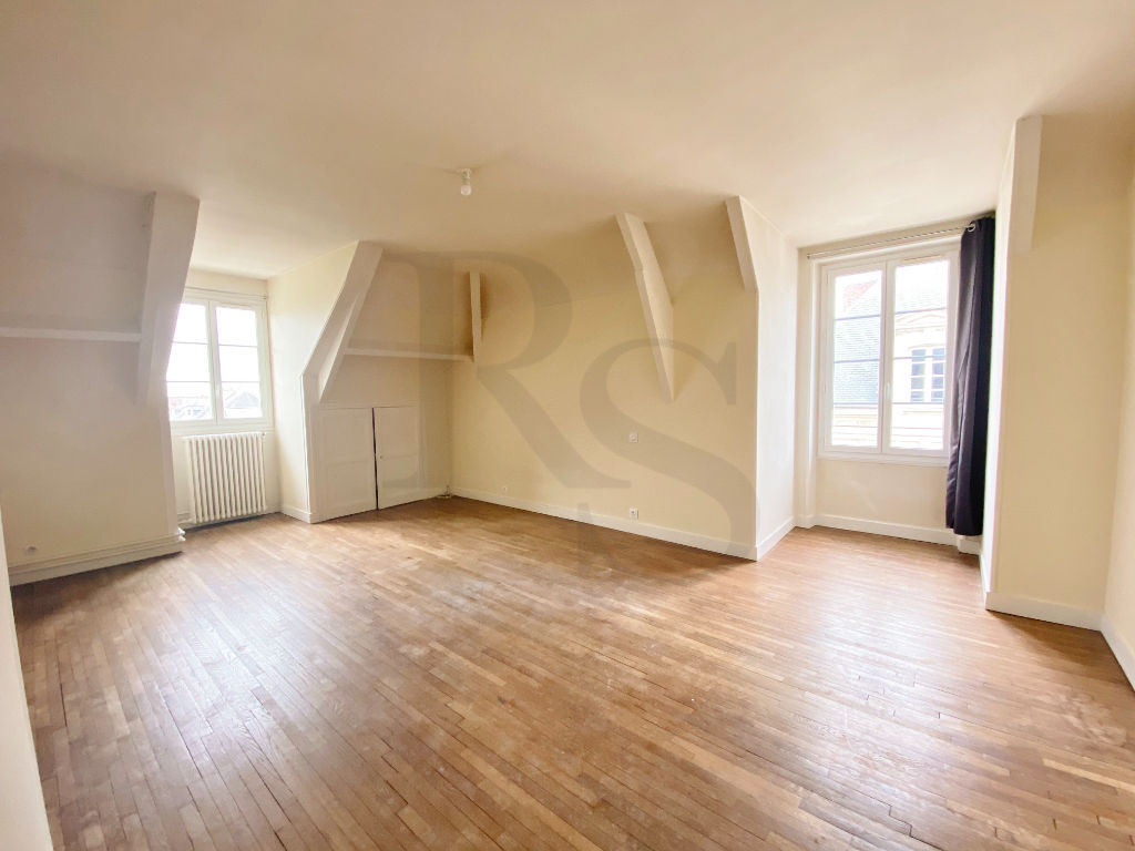 Photo HYPER CENTRE ARGENTAN - Grand appartement F1-F2 de 54 m² image 2/6