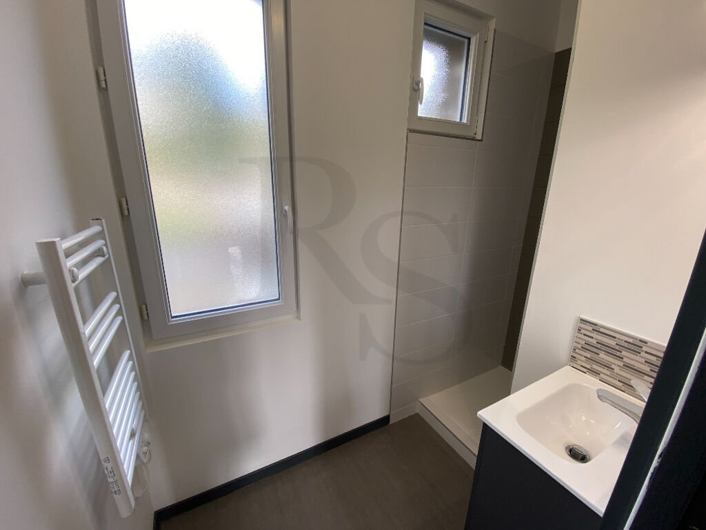 Photo DOMFRONT  EN POIRAIE - A LOUER appartement 5 pièces image 6/6