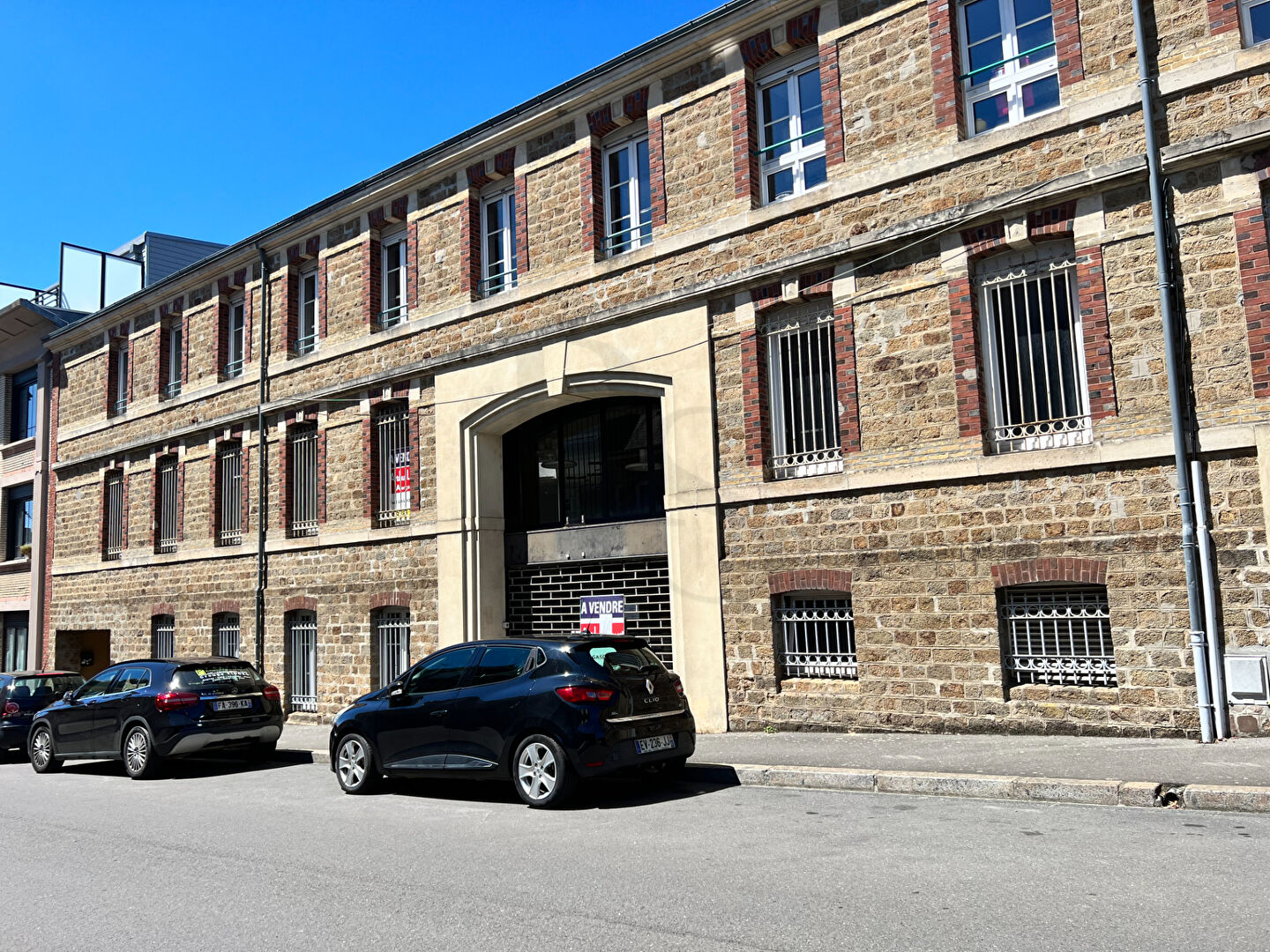 LOCAL COMMERCIAL BUREAUX FLERS 419 m2