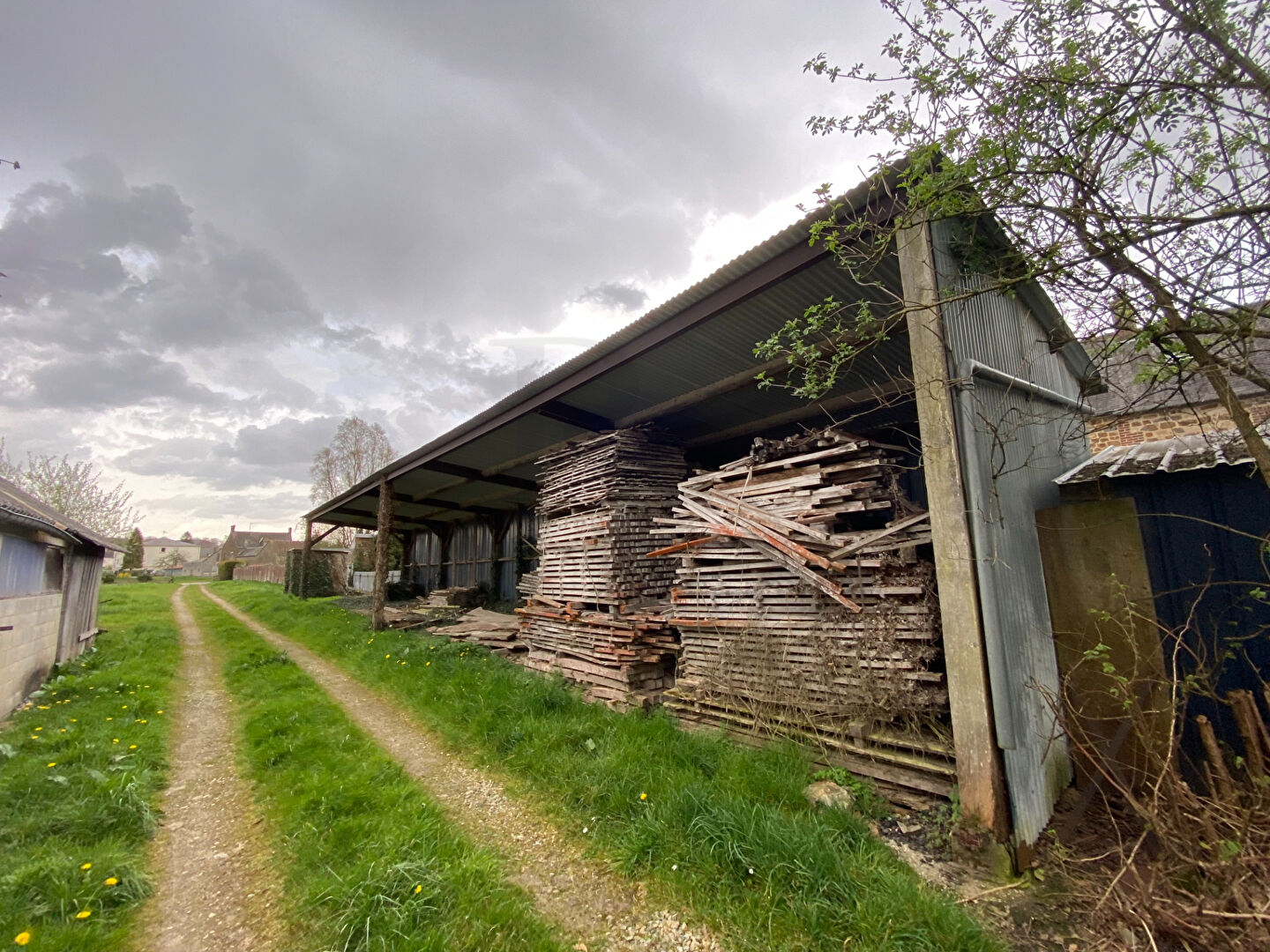 Photo À vendre - entrepôt de 407 m² à Rives d'Andaine image 5/6