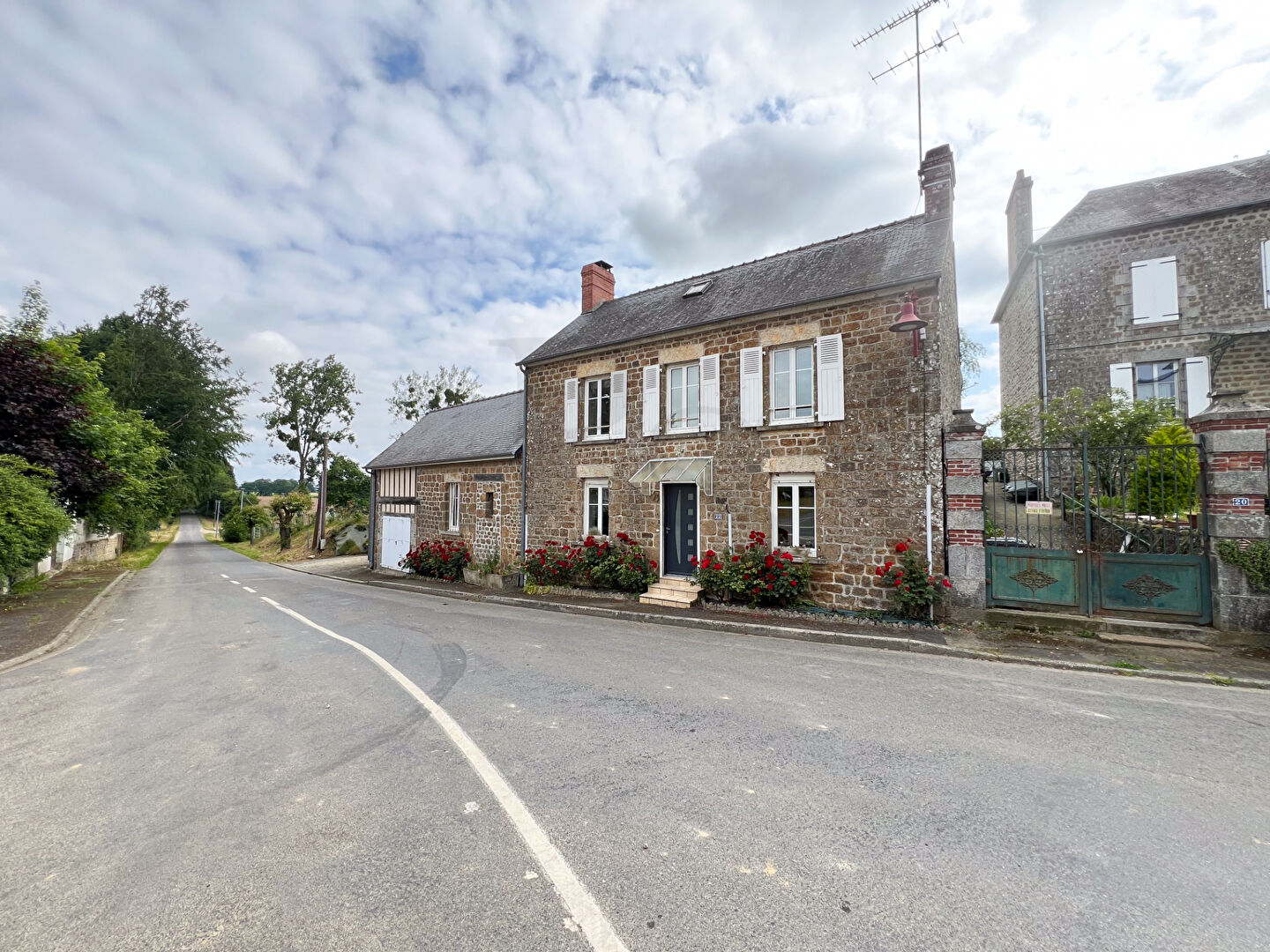 Photo Maison à vendre - LASSAY LES CHATEAUX - Référence 7942 image 2/6